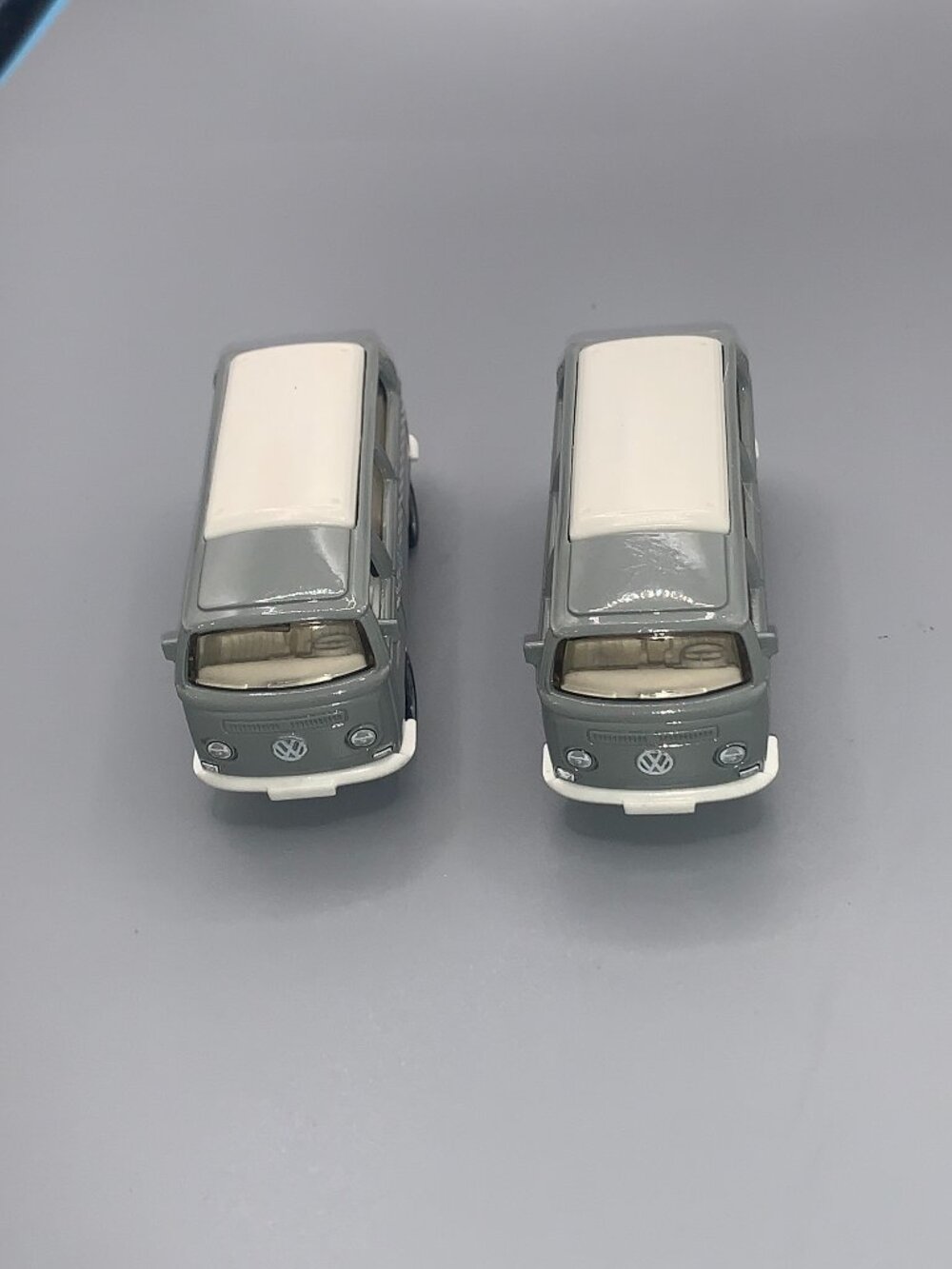2ct 1:64 2007 Matchbox 1970 Volkswagen Buses LOOSE
